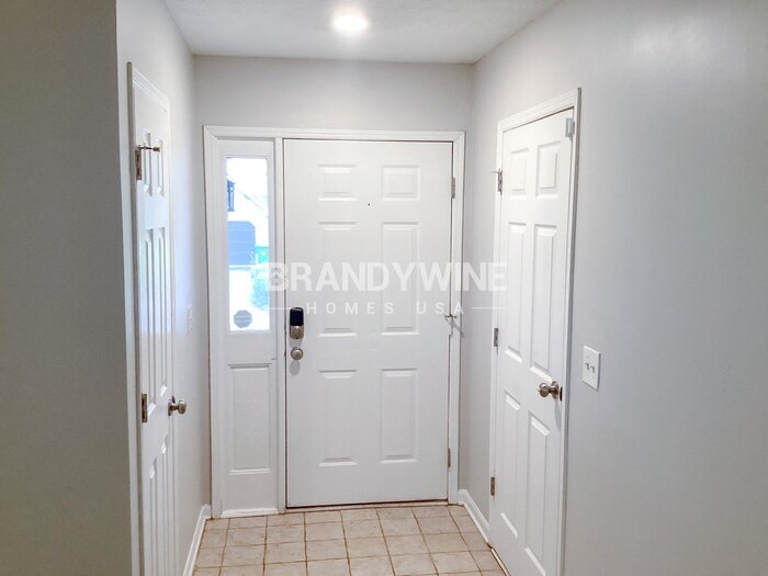 Building Photo - 4400 Westchester Ct