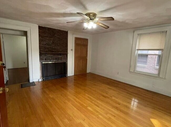 Building Photo - 251 Broadway