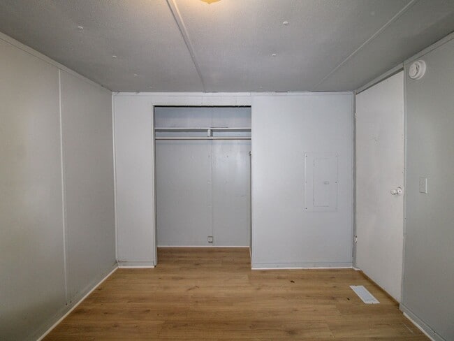 Building Photo - Discover comfortable country living in this nicely updated trailer located just minutes from Faye...