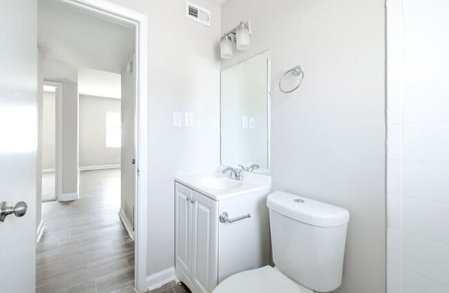 Building Photo - Premium 2 Bedroom Apartment in Atlanta | Second-Floor Home | Select Units $150 OFF + First Month ...