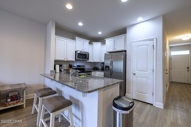 Building Photo - 1882 Pointe Dr