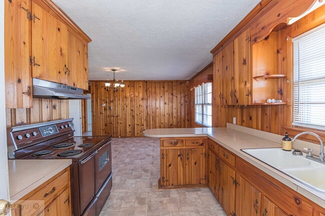 Building Photo - PRINCETON Brick Ranch w/ 3 BR | 1.5 BA  *Lawn Care Included*