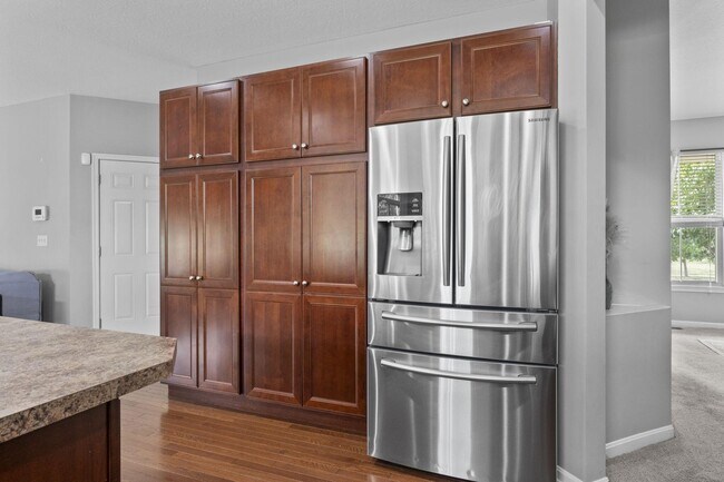 Building Photo - 6185 Dietz Dr