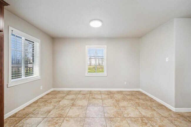 Building Photo - 4701 Frontier Dr