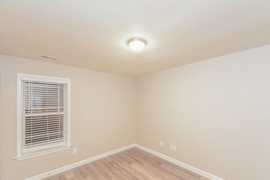 Building Photo - 141 Pearson Place