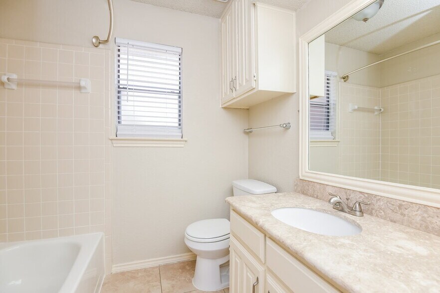 Building Photo - 5306 Ridge Springs Ct