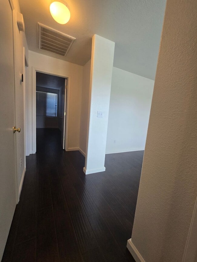 Building Photo - 2 Br 1 Ba available Now