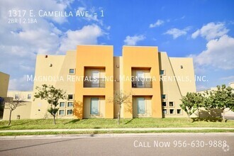 Building Photo - 2 bed 2.5 bath Townhouse with Pool in Mcallen