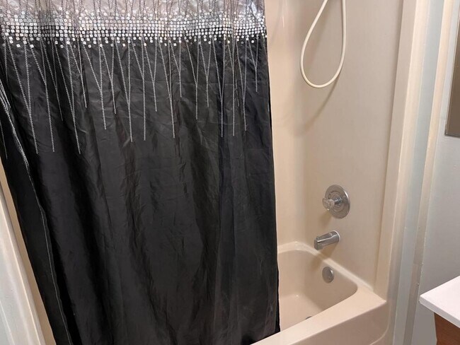 Building Photo - 2527 Emily Ln