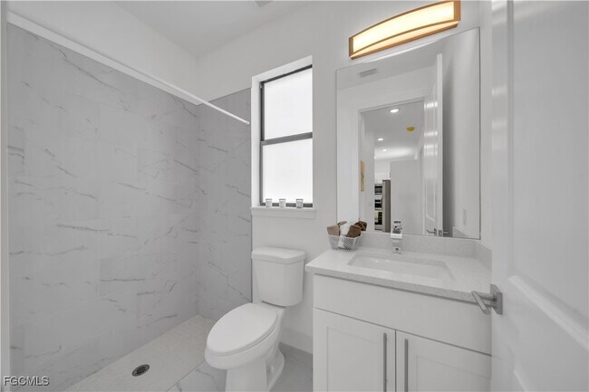 Building Photo - 936-938 Homestead Rd S