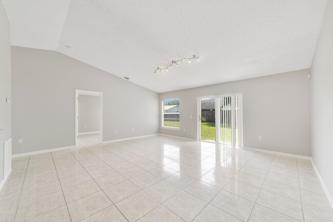 Building Photo - 266 Chadworth Dr