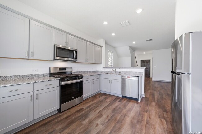 Building Photo - Like New 4 Bedroom Home in Corley Farms with First Floor Primary and Game Room