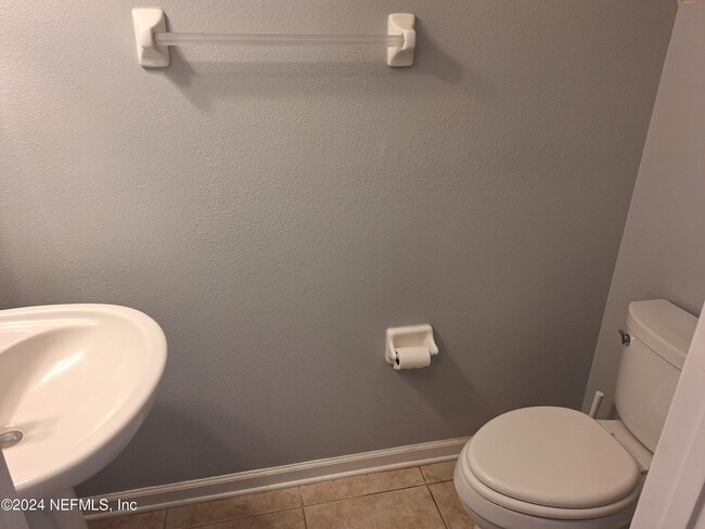 Building Photo - 11172 Castlemain Cir W