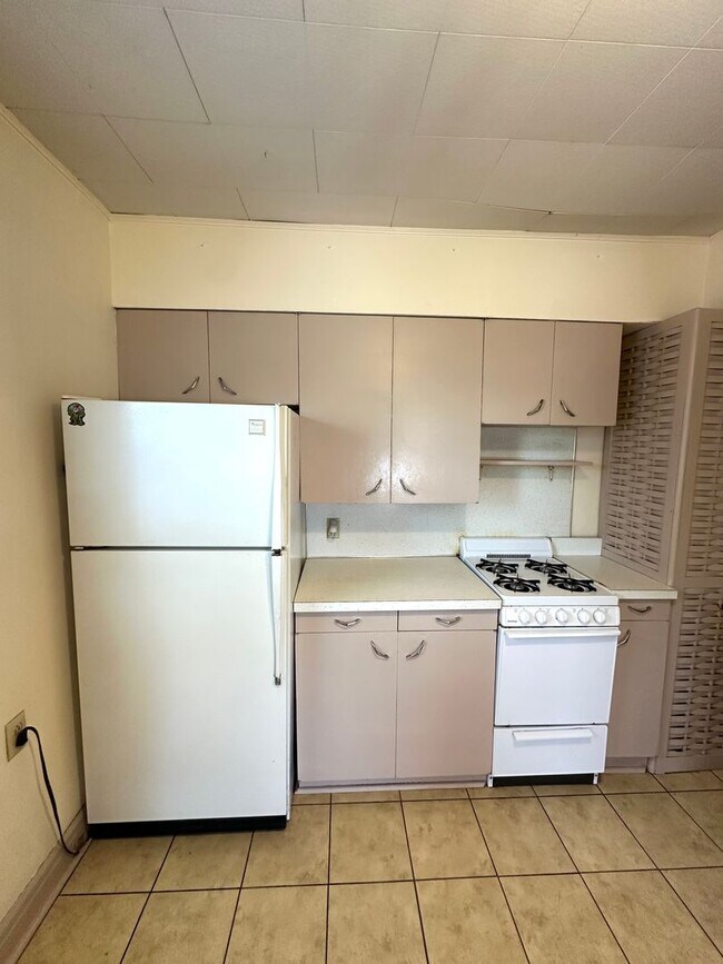 Building Photo - Cute House For Rent!