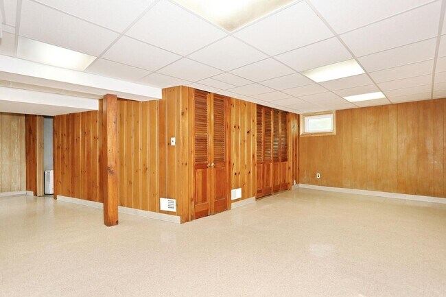 Building Photo - "COMING SOON" Stylish 4-Bedroom Home with Large Backyard in Tenafly, NJ