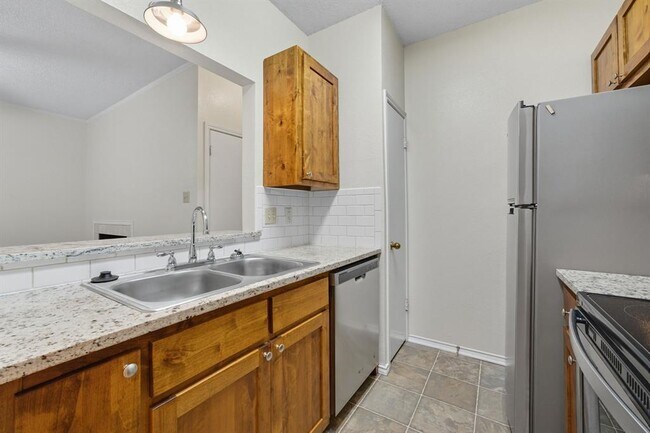 Building Photo - 2804 Rio Grande St