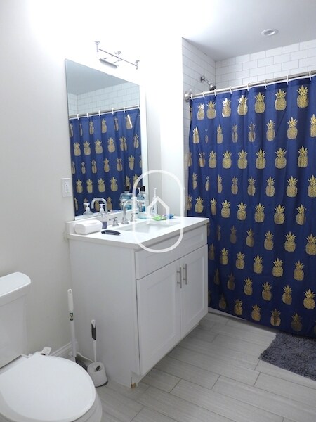 Building Photo - 8 Newcomb St