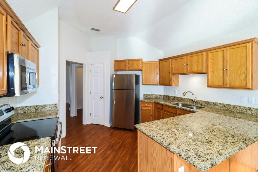 Building Photo - 6123 English Ivy N