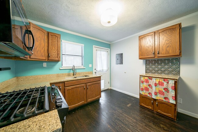 Building Photo - 3 Bedroom 2 bath Harris County