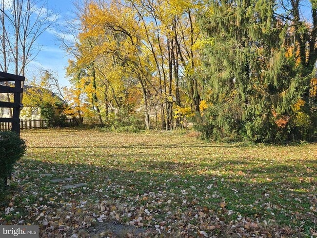 Building Photo - 341 S 26th St