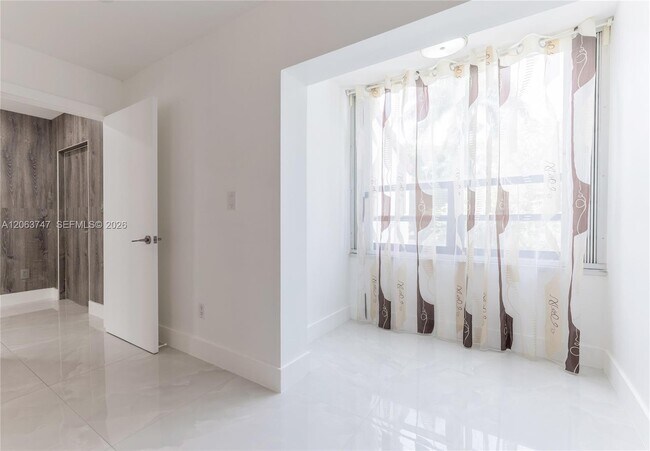 Building Photo - 3571 Magellan Cir