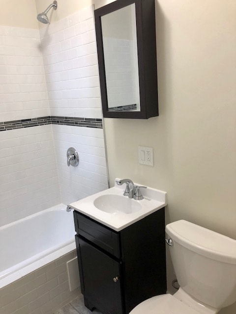 Building Photo - 1417 W Hutchinson St