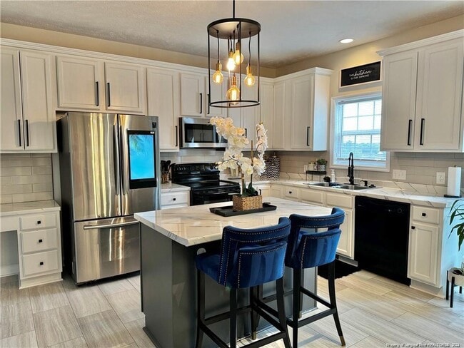 Building Photo - 434 Lenoir Dr