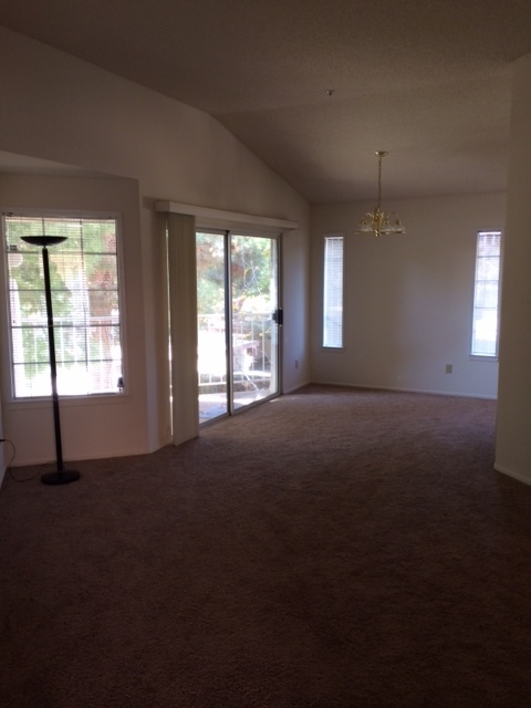 Building Photo - JESS RANCH!! 2 BEDROOM/2 BATH CONDO IN 55+...