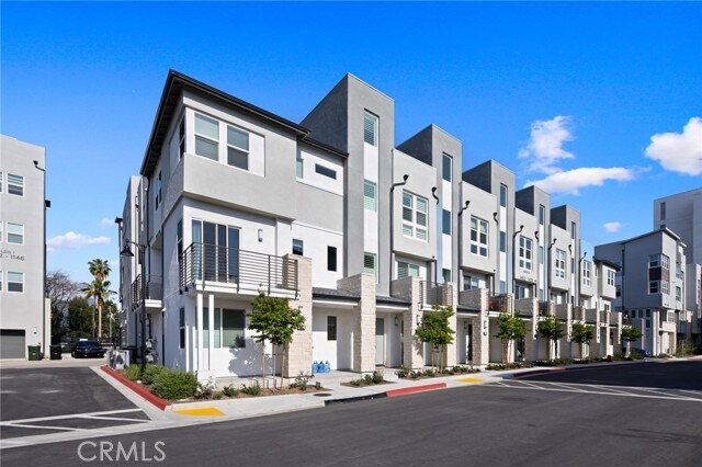 Building Photo - 1410 S Urbana St