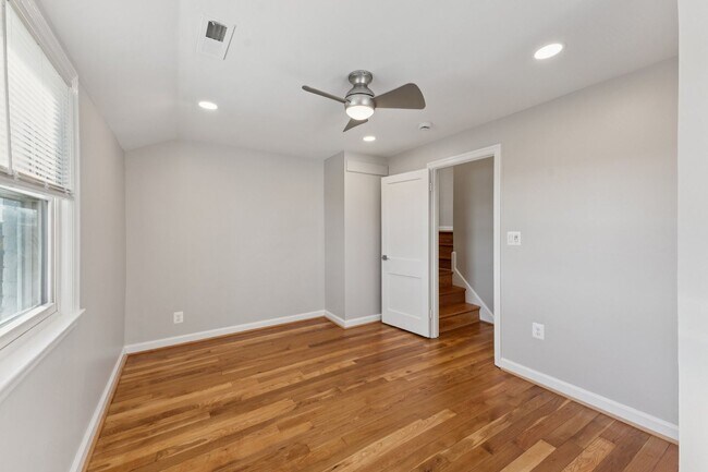 Building Photo - Charming and inviting two-bedroom home in ...