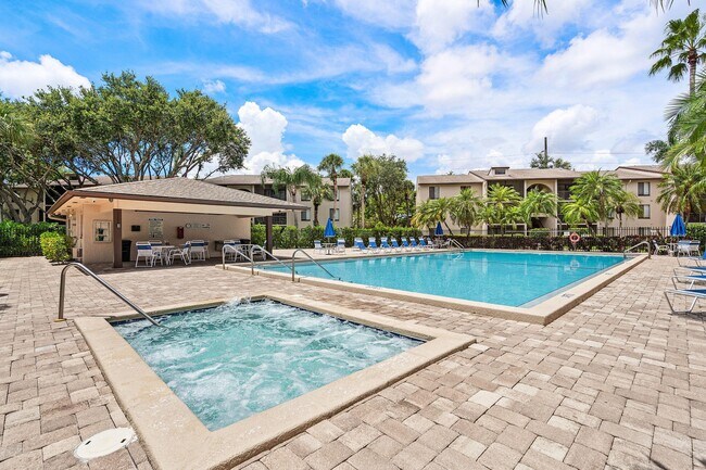 Building Photo - 204 Foxtail Dr