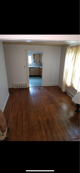 Building Photo - 1206 Elm St
