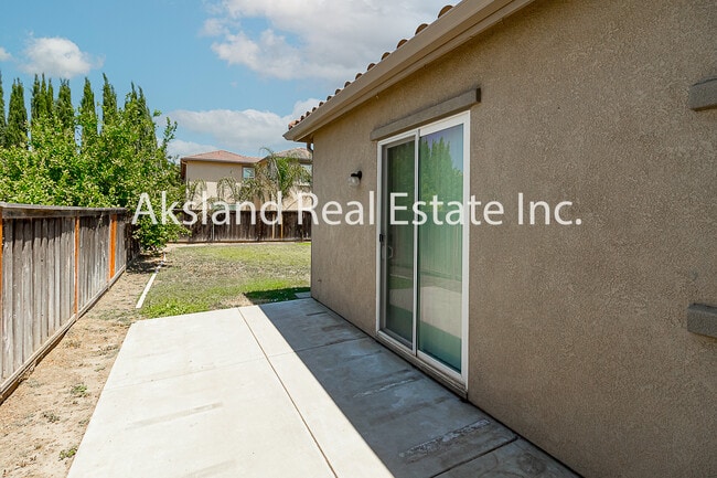 Building Photo - 611 Brookhurst Blvd