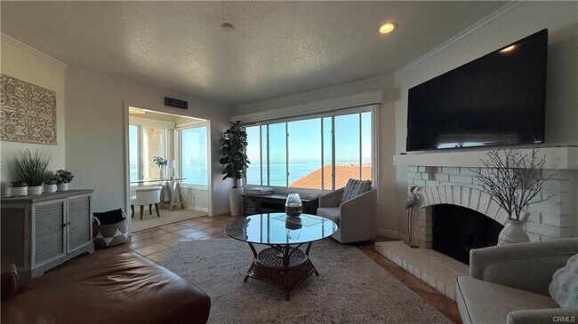 Building Photo - 268 Avenida Montalvo