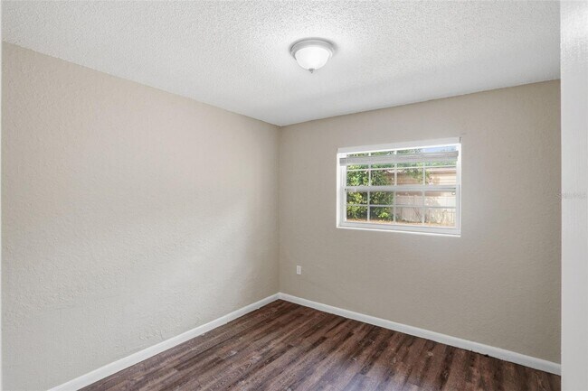 Building Photo - 1413 Sunridge Rd
