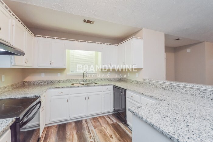 Building Photo - 45 Stoneview Cir