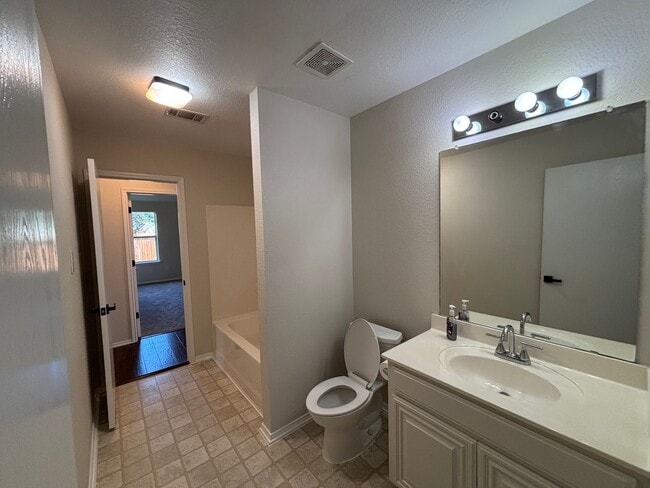 Building Photo - 4 BR/2BA | Updated Single Family Home | 2-Car Garage Parking | Fenced backyard