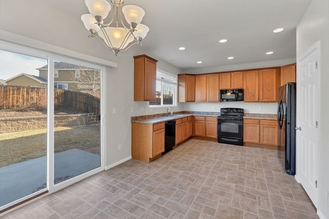 Building Photo - Beautiful 2 Story Home!