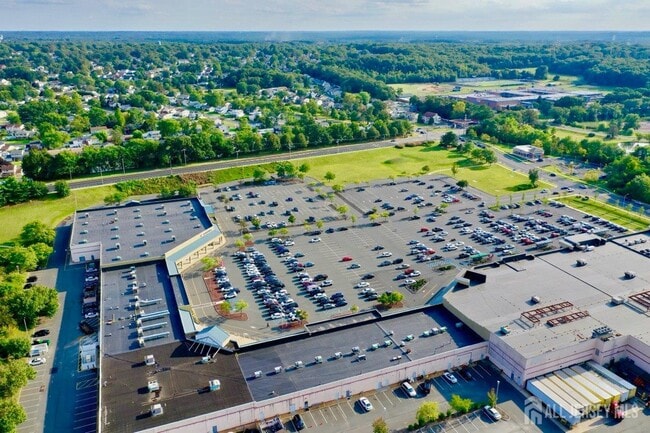 Building Photo - 29 Chatham Square