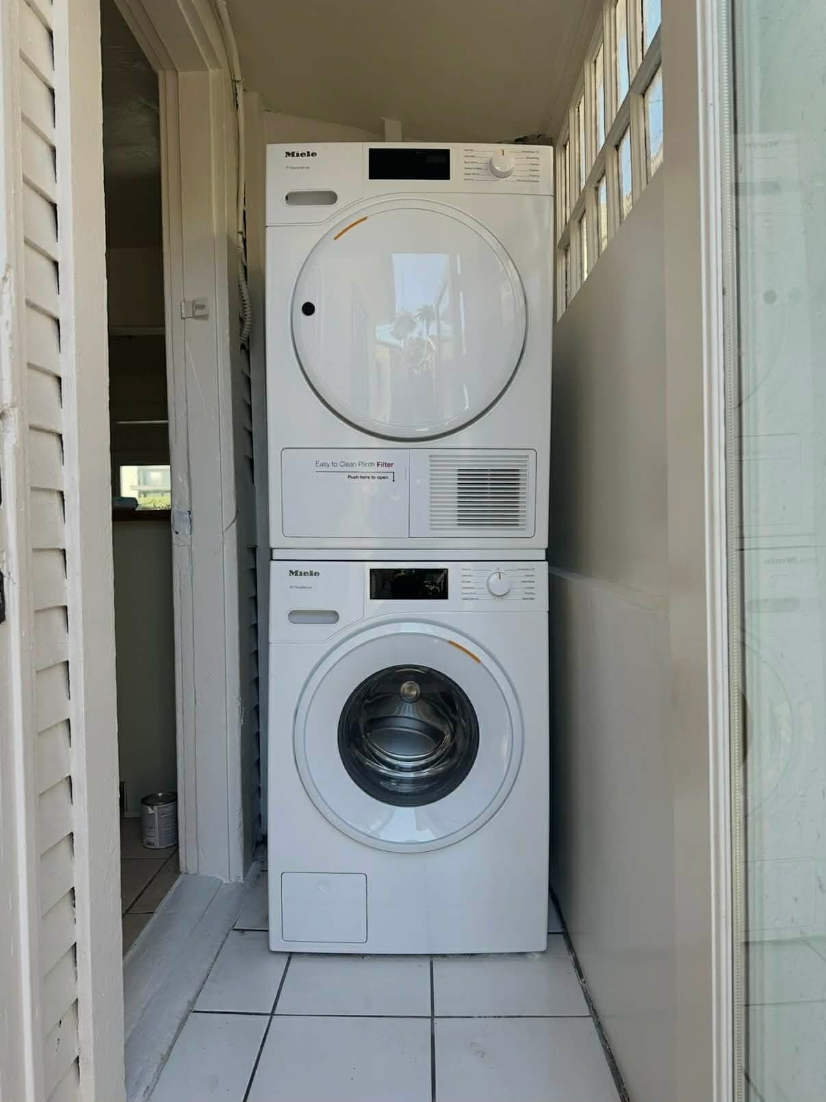 Laundry - 1218 Myra Ave