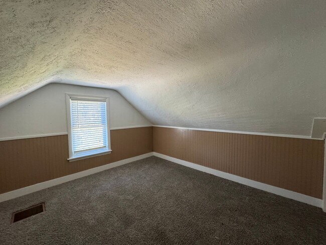 Building Photo - Spacious 4-Bedroom Home with Upgrades and ...