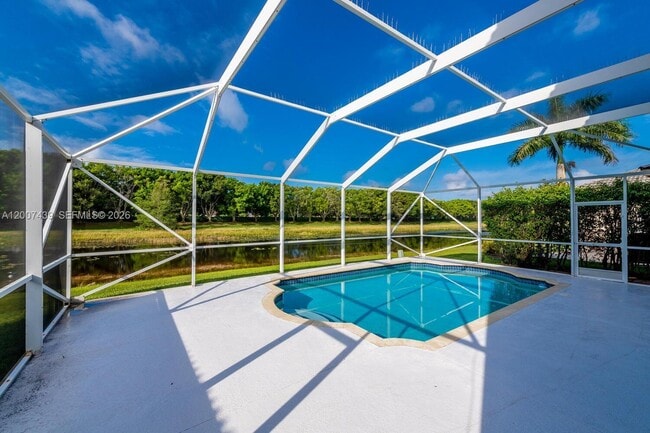 Building Photo - 801 Tanglewood Cir