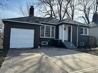Building Photo - Newly Remodeled 4 Bedroom in Waldo – Fenced Yard & 1-Car Garage
