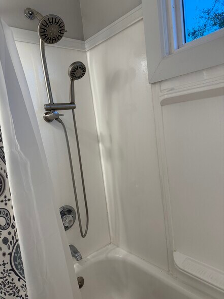 Multi-function shower head - 1104 Kenwood Ave
