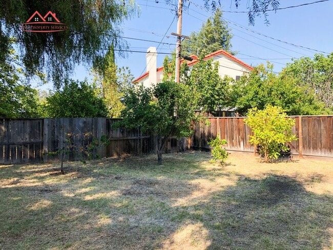 Building Photo - 18731 Hanna Dr