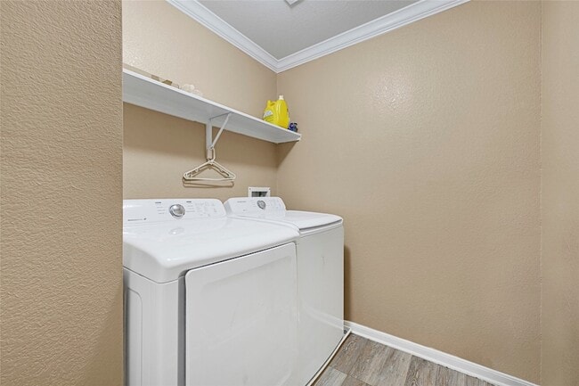 Building Photo - 15230 Weeping Cedar Ln