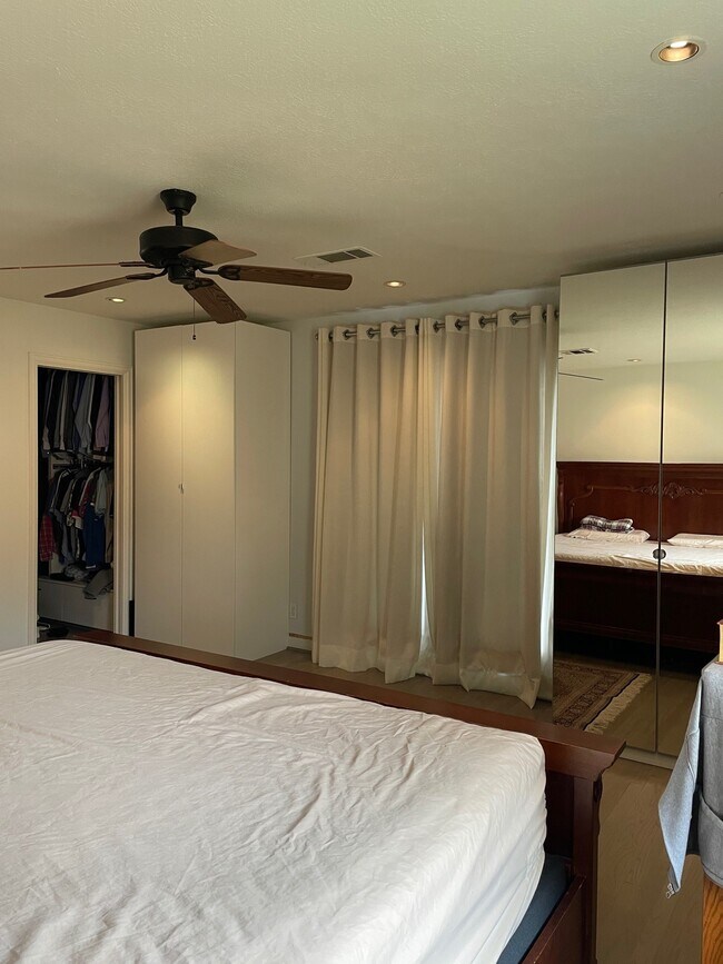 Building Photo - 5232 Piping Rock Ln