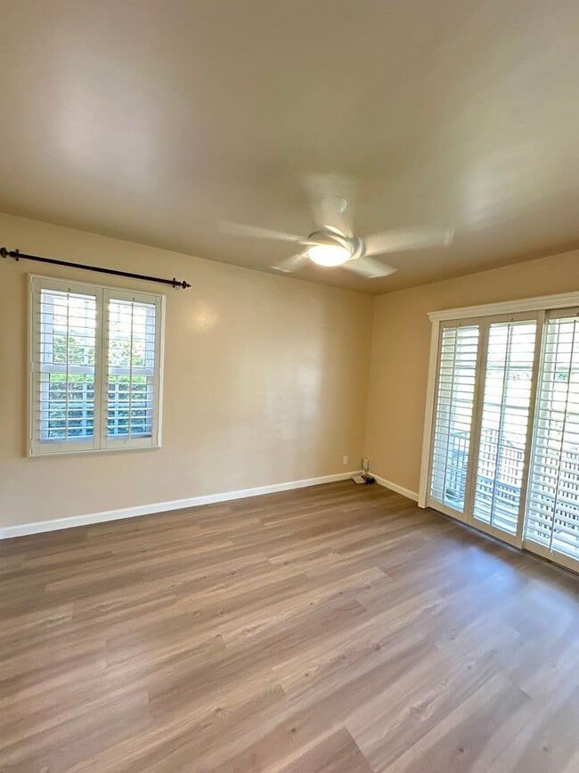 Building Photo - Lakewood 3 Bed Gorgeous House - New Paint ...