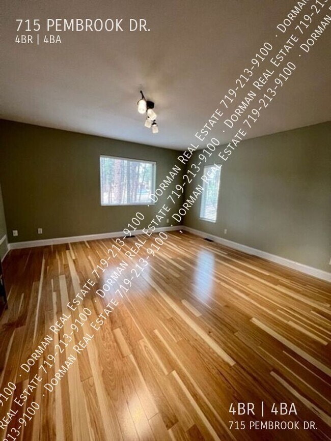 Building Photo - 715 Pembrook Dr