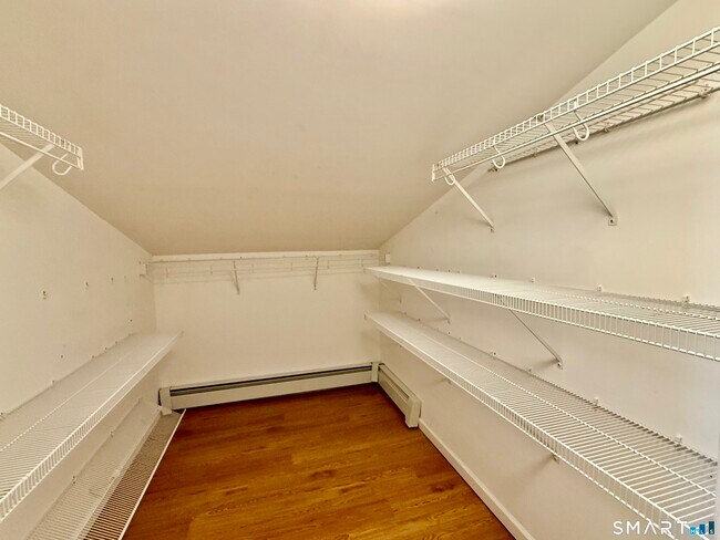 Building Photo - 79 Elmwood Heights